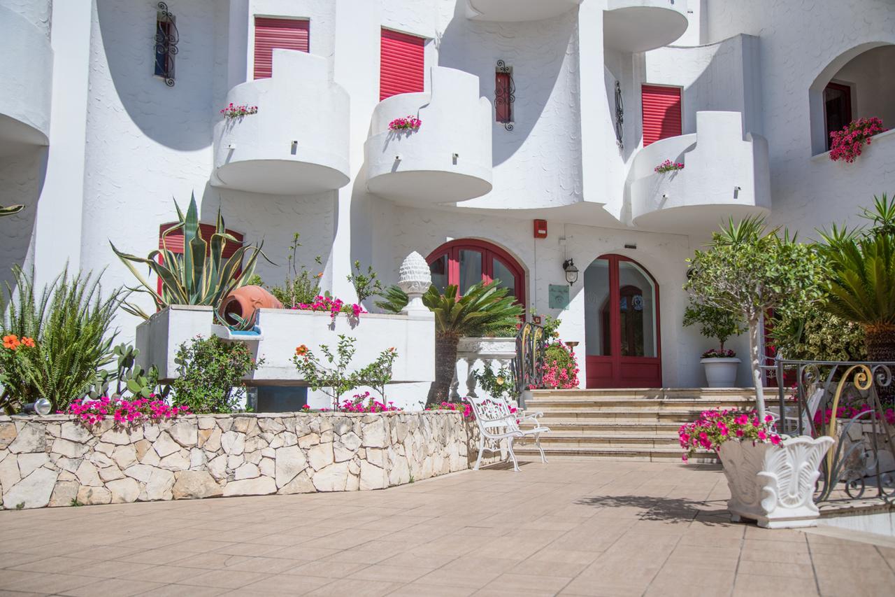 Assinos Palace Hotel Giardini Naxos Exterior photo