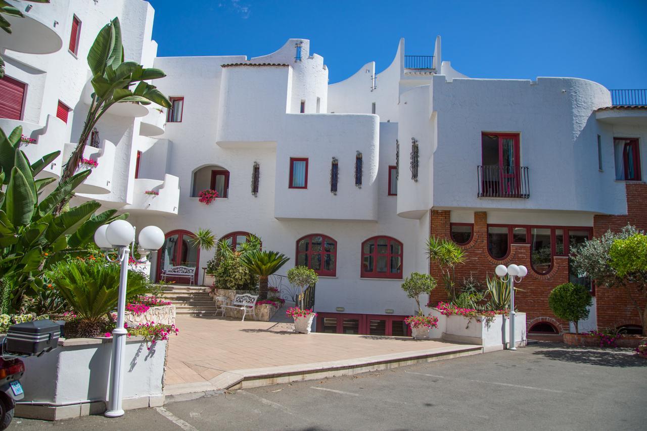 Assinos Palace Hotel Giardini Naxos Exterior photo