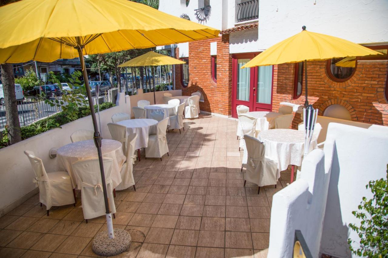 Assinos Palace Hotel Giardini Naxos Exterior photo