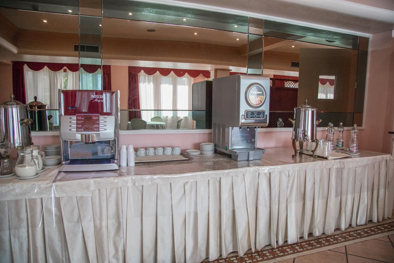 Assinos Palace Hotel Giardini Naxos Exterior photo