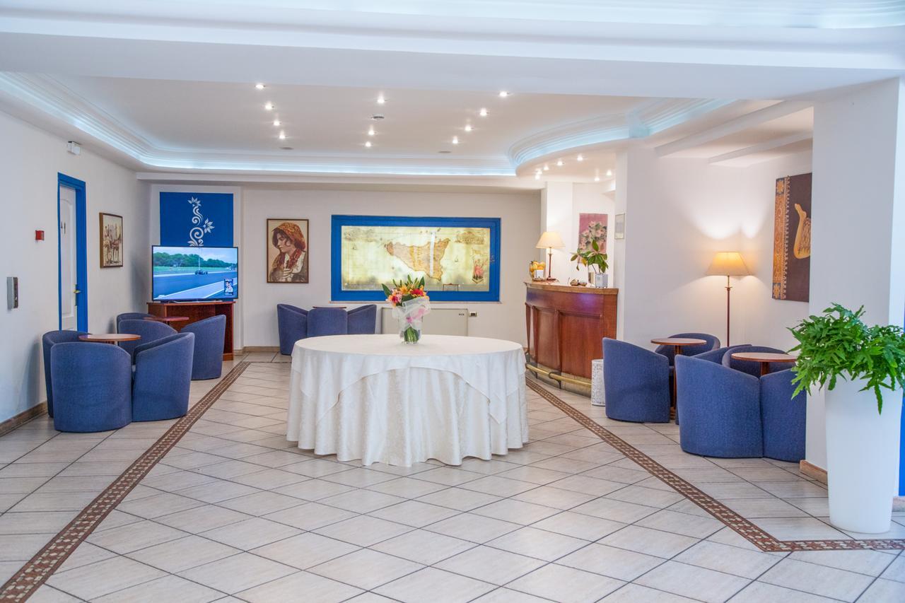 Assinos Palace Hotel Giardini Naxos Exterior photo