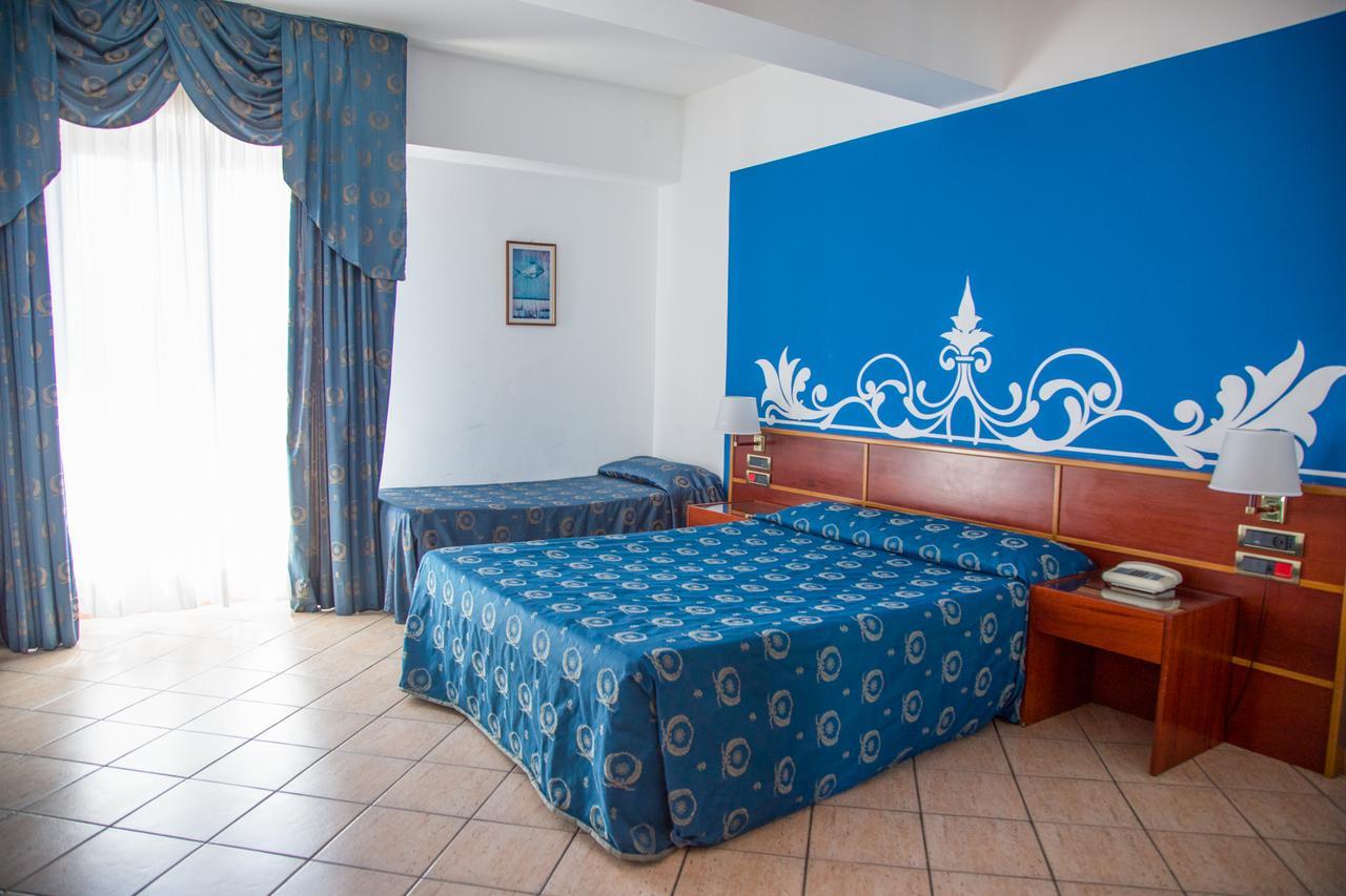 Assinos Palace Hotel Giardini Naxos Exterior photo